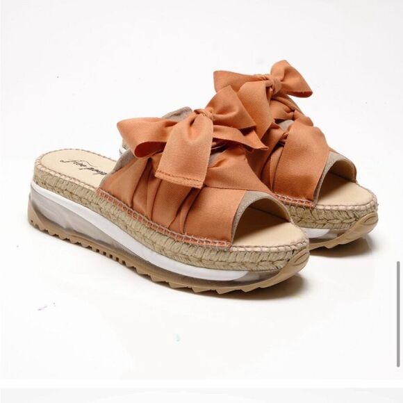 Free People Chaplin Sport Sandal Size 5.5 (36) in Pancake Colorway NIB - Picture 1 of 10